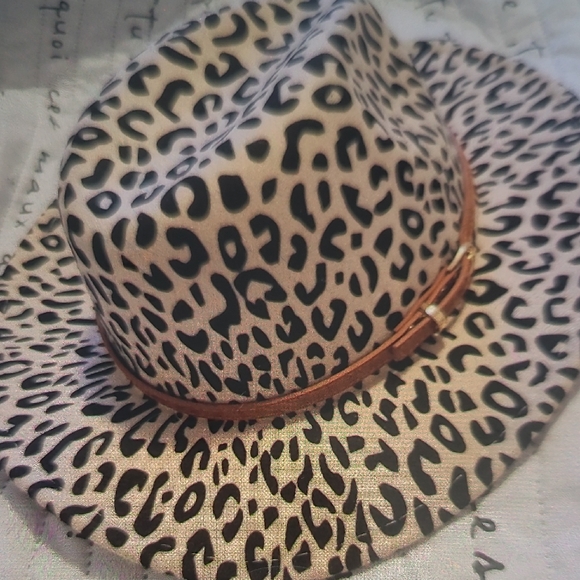 Fée et Rit Accessories - Leopard Print Women's Fedora Hat